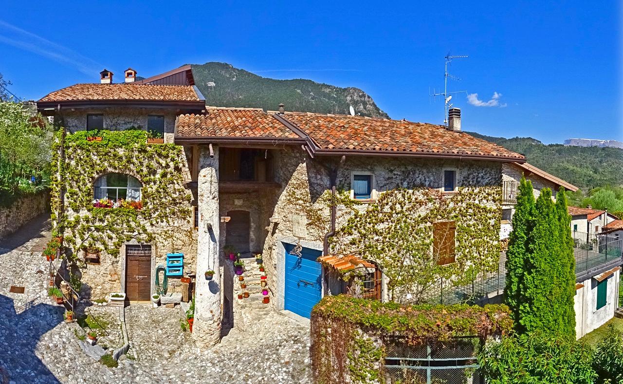 Rustico Colonna House By Gardadomusmea Apartment Vesio Bagian luar foto